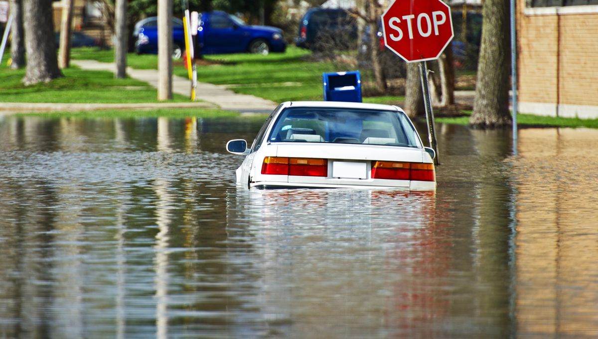 Foto: Hochwasser - Risiken für Autofahrer.