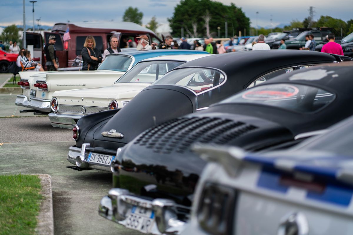 Foto: Lignano Sabbiadoro - US Cars on the Beach.