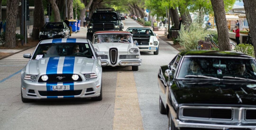 Lignano Sabbiadoro - US Cars on the Beach