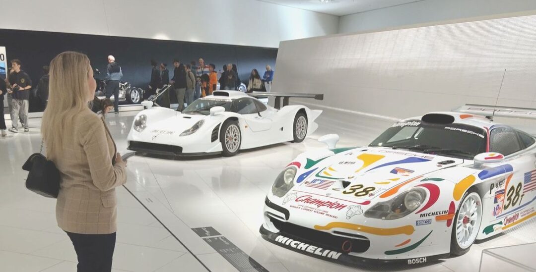 Anna Maria Rożek im Porsche Museum Stuttgart