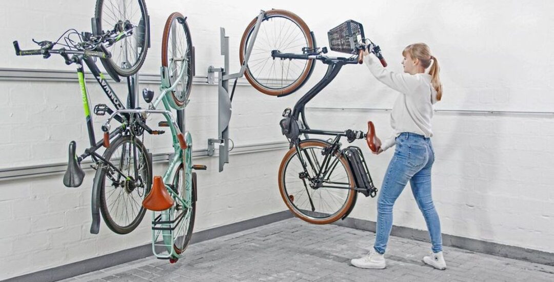 Das Fahrrad platzsparend und sicher parken